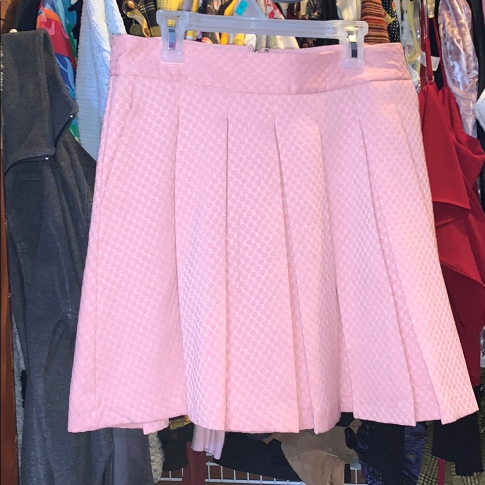 Elle pleated skirt w/ pockets!